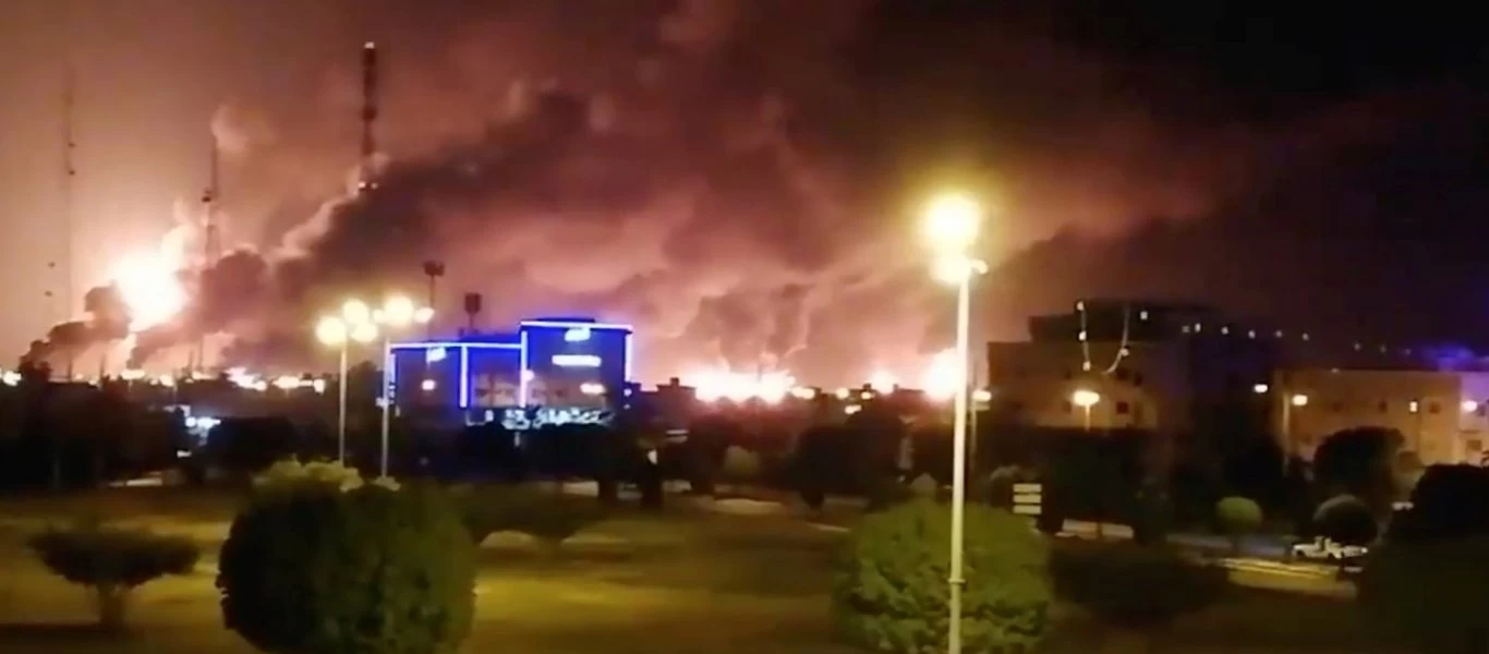  Κτύπησαν με drones διυλιστήριο πετρελαίου στο Ριάντ οι αντάρτες Χούθι!